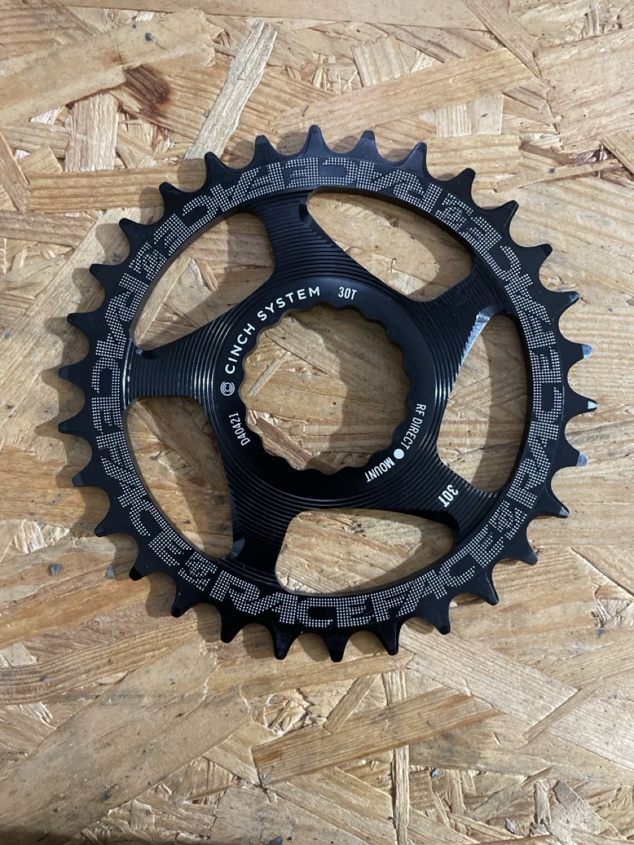 Ingressi: race face cinch 30t – Nuovo (secondo la descrizione) da Brütten venduto da mivo-sales