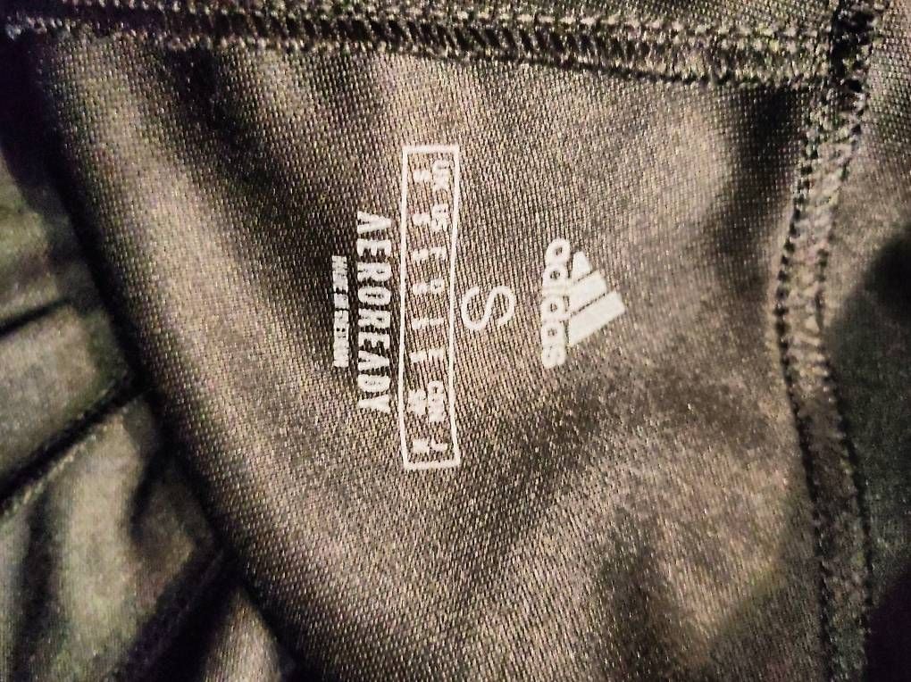 Adidas Pantaloni: Adidas Jogginghose – Usato da Wattwil venduto da ---------- 2