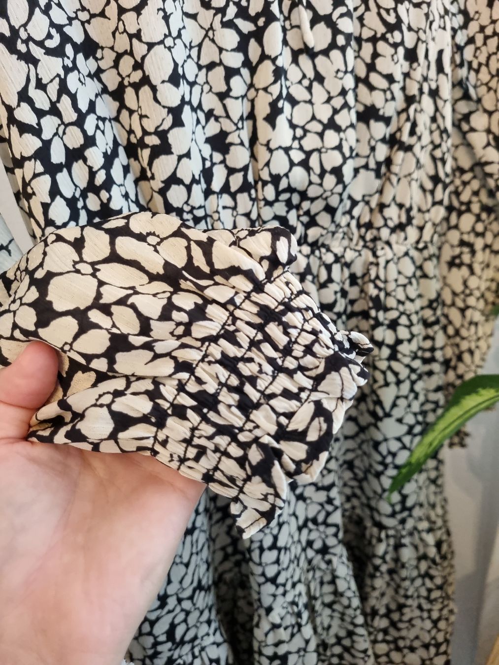 Mango Vestiti: MANGO Floral Dress Black/Beige – Nuovo (secondo la descrizione) da Aigle venduto da Smagbrelle18 2