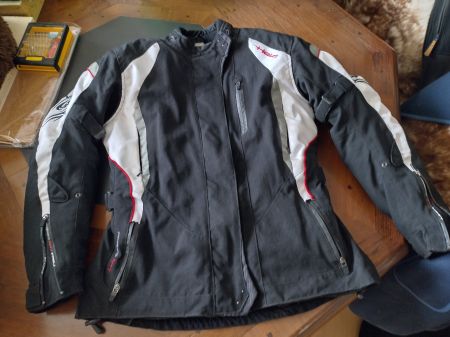 Motorradbekleidung