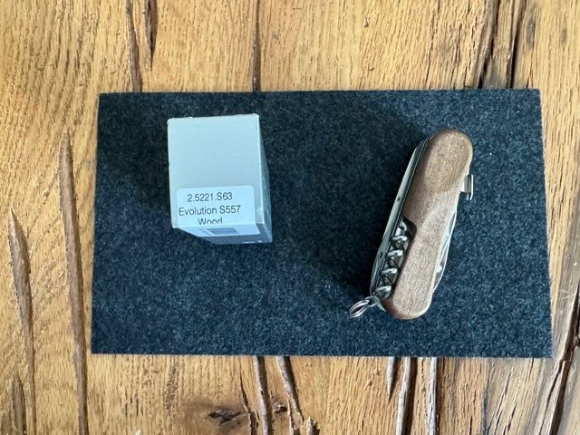 Victorinox Coltelli tascabile: Victorinox Evolution Wood S 557 – Nuovo e nell'imballaggio originale da Lupfig venduto da account76 3
