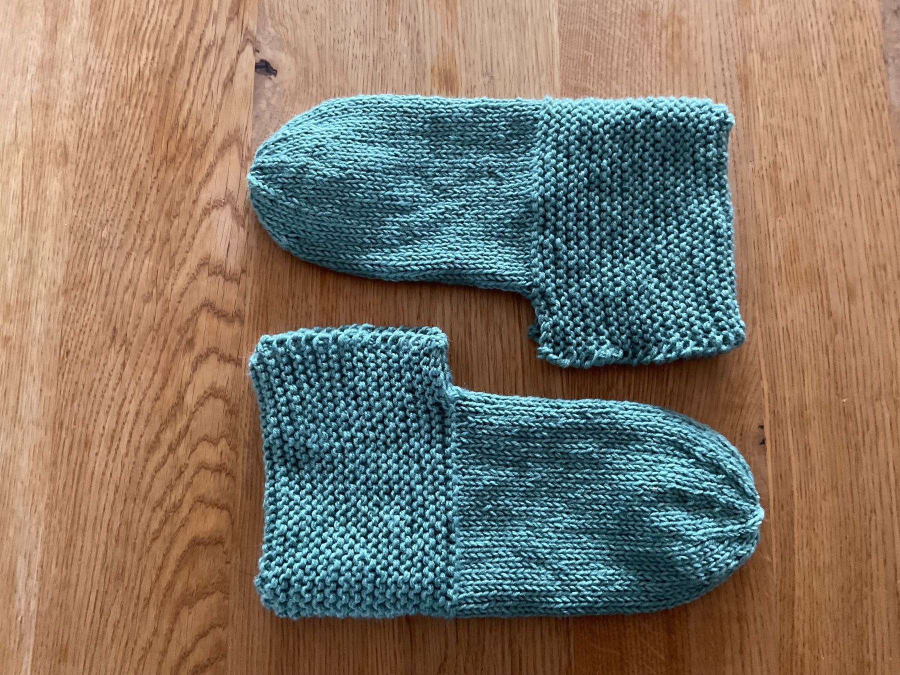 Calze: Handgestrickte Bettsocken Mintgrün Gr.41/42 – Usato da Wetzikon ZH venduto da FeeF