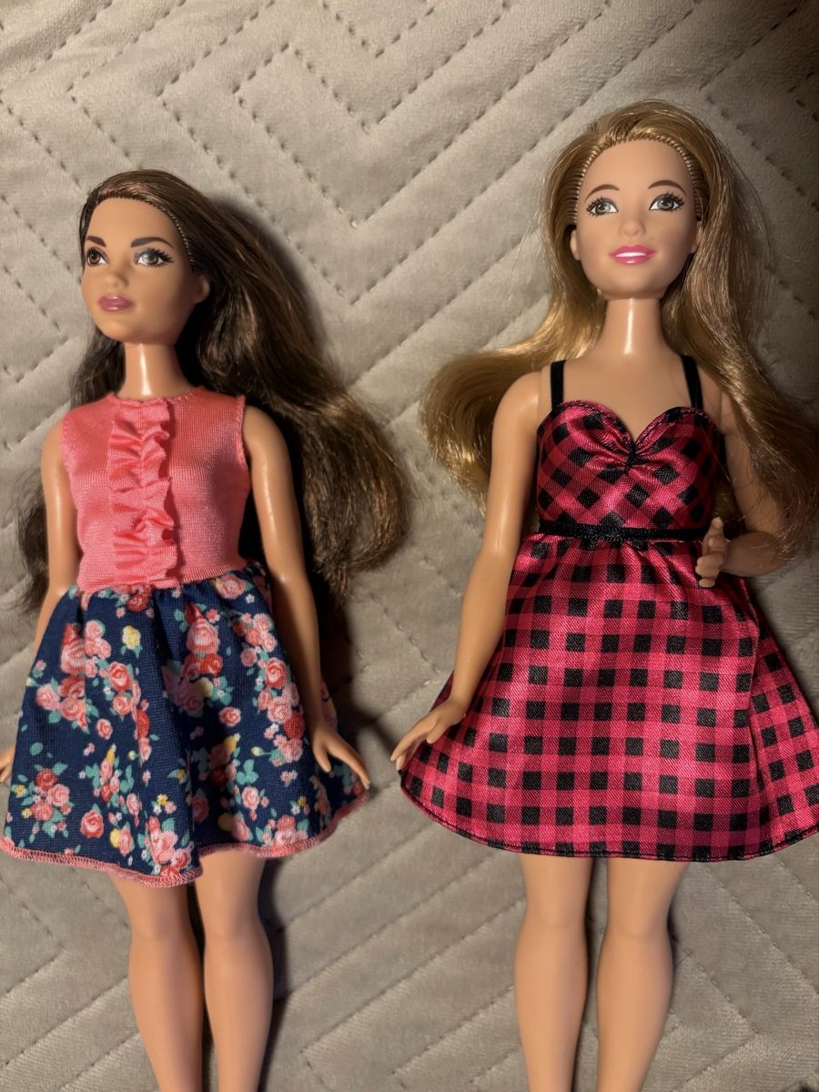 Hasbro Puppen: 4 schöne Orginal Curvy-Barbies mit Kleidung – Gebraucht aus Rorbas von Flavia1988 3