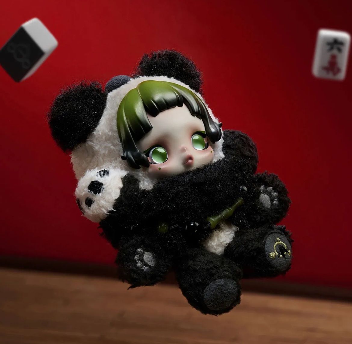 Pop Mart Statuette: Pop Mart Skullpanda Lazy Panda Plush Doll Pendant – Nuovo e nell'imballaggio originale da Glattbrugg venduto da arttoy.land 3