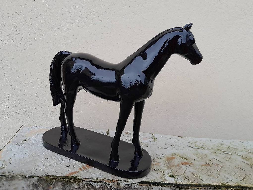 Figuren: Petit cheval en résine – Gebraucht aus courtételle von capsule05 1