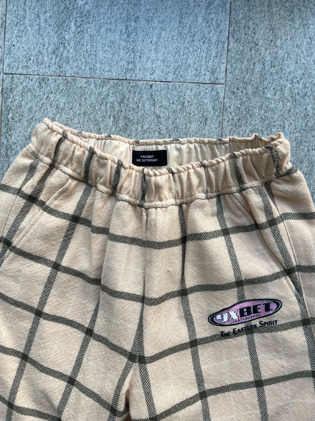 Pantaloni: Coole Trainerhose mit lässigem Schnitt – Nuovo (secondo la descrizione) da Zürich venduto da sandro_colombini 5