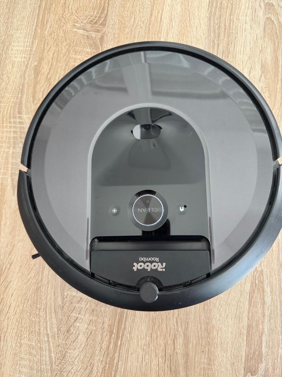 Staubsauger & Zubehör: Robot Vacuum i7 with Clean Base and Accessories – Gebraucht aus Sion von pur_m89d