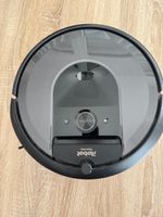 Robot Vacuum i7 with Clean Base and Accessories