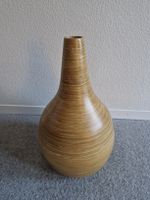Schöne Vase aus Bambus - ideales Deko-Objekt!