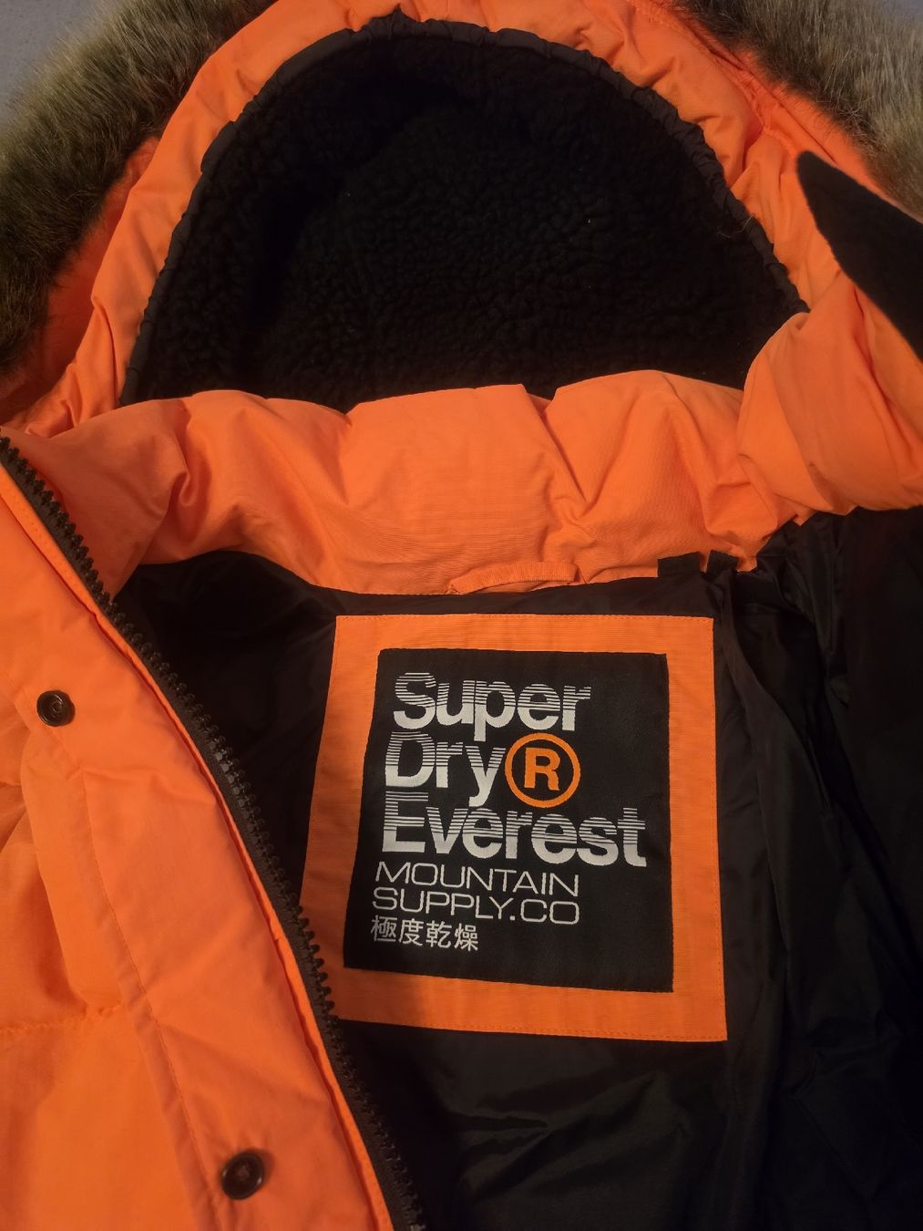 Superdry Jacken: Leuchtend orange Winterjacke – Gebraucht aus Embrach von sar_dq2y 2