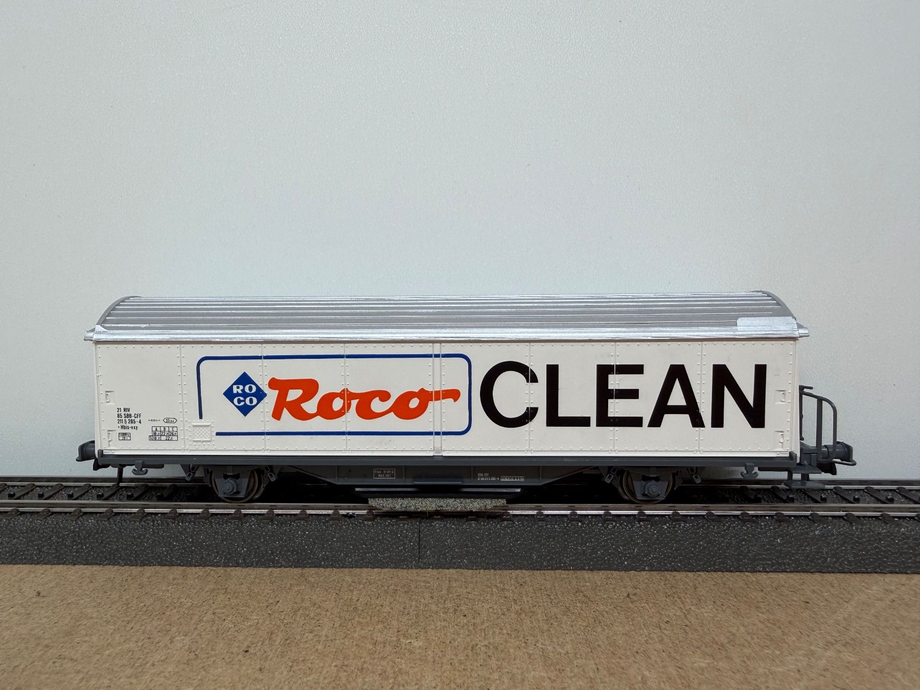 Roco Modelleisenbahnen: Spur H0 Roco 46400 Roco CLEAN DC – Gebraucht aus Büsserach von ModellbahnDepot 2
