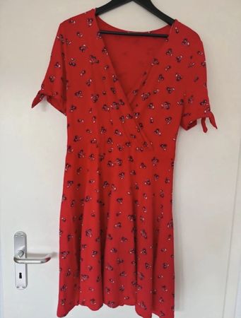 Robe rouge imprimé cerises taille XL état neuf
