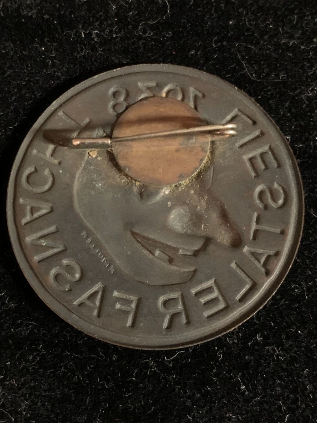 Placchette & Badge: Fasnachts Plakette Liestal Kupfer 1938 – Usato da Therwil venduto da Zelle13 1