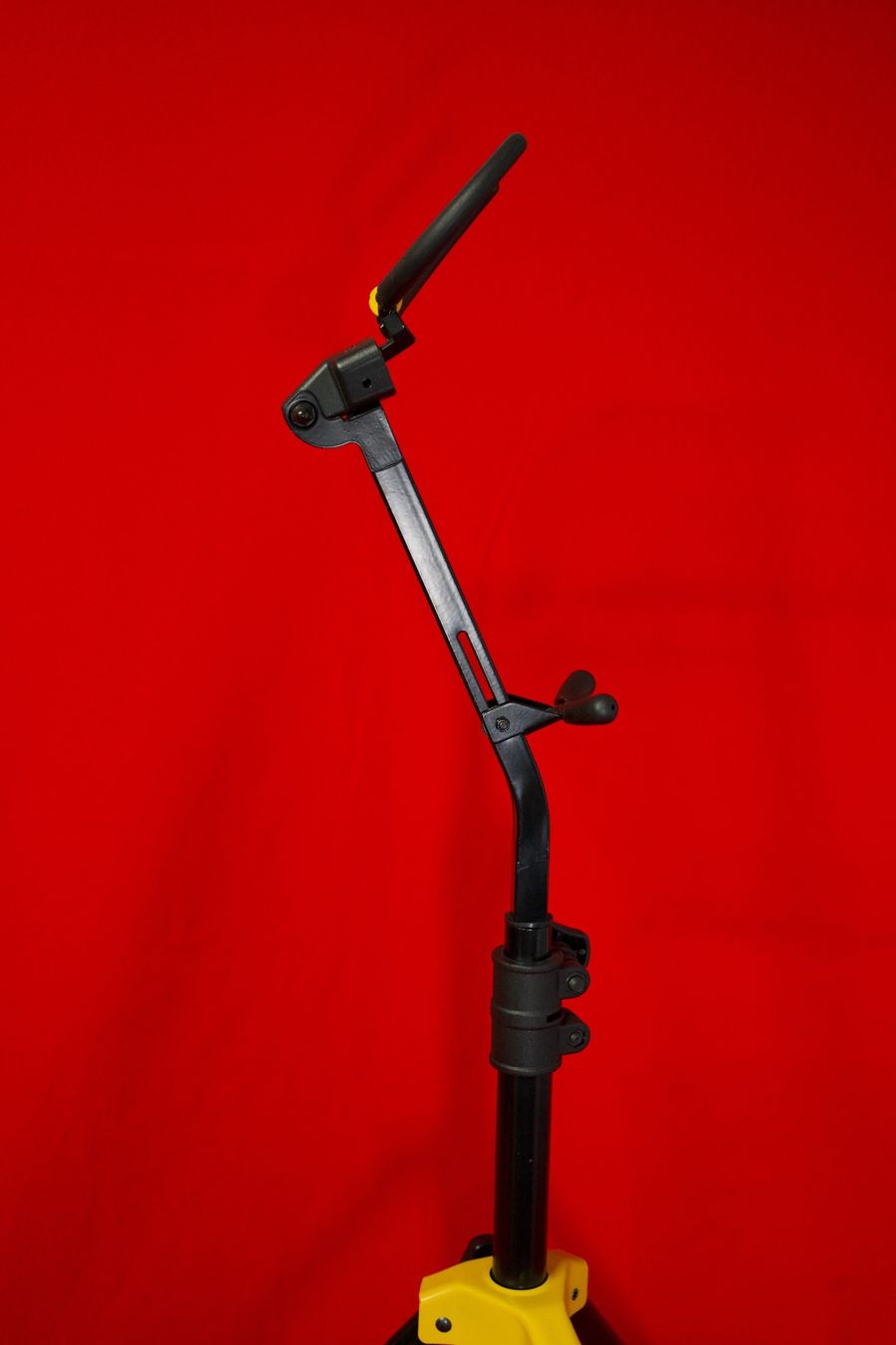 Strumenti musicali: Alt-/Tenorsaxständer hoch – Nuovo (secondo la descrizione) da Buchs AG venduto da Inderbinen 1