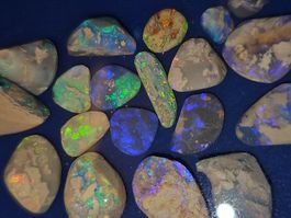 Natürliche Opal Rubs aus Lightning Ridge, Australien