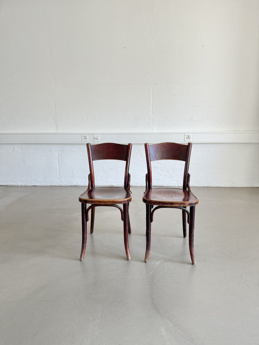 Thonet Stühle: 2 antike Thonet Stühle – restauriert – Gebraucht aus Grenchen von Design-Outlet 4