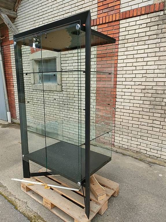 Vitrinen: Vitrine – Gebraucht aus Inwil von inf_2lzz 3