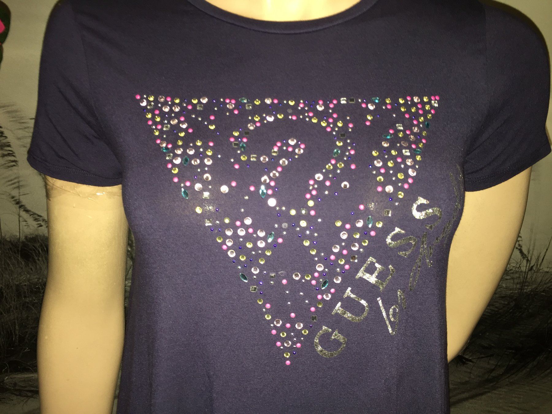 Guess T-shirt: Blouse / Bluse GUESS  Taille / Grosse S-M – Usato da Cossonay-ville venduto da Super-Price-Quality 1