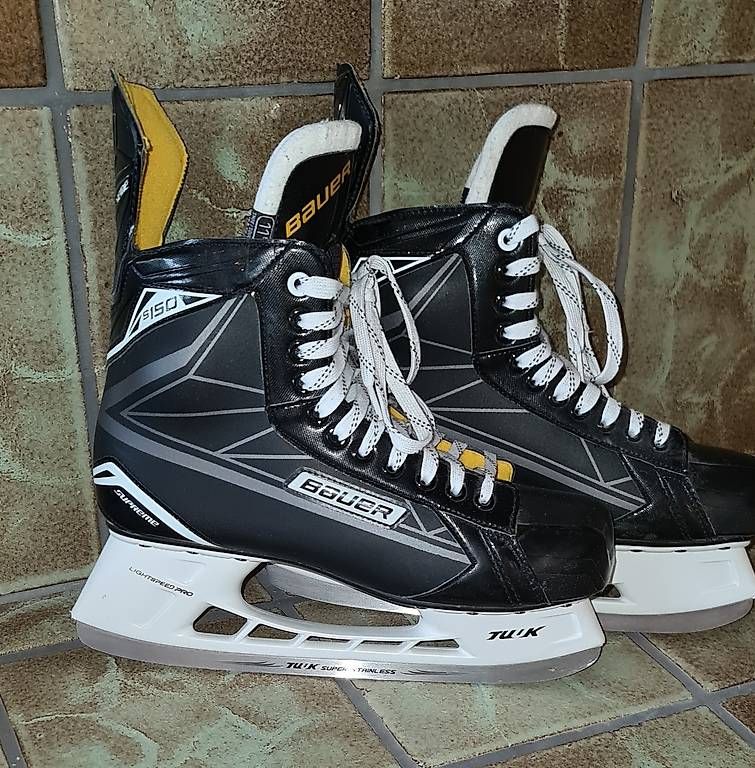 Patins à glace: Eishockey Schlittschuhe  – D'occasion à Kleindöttingen par mar_gjx2