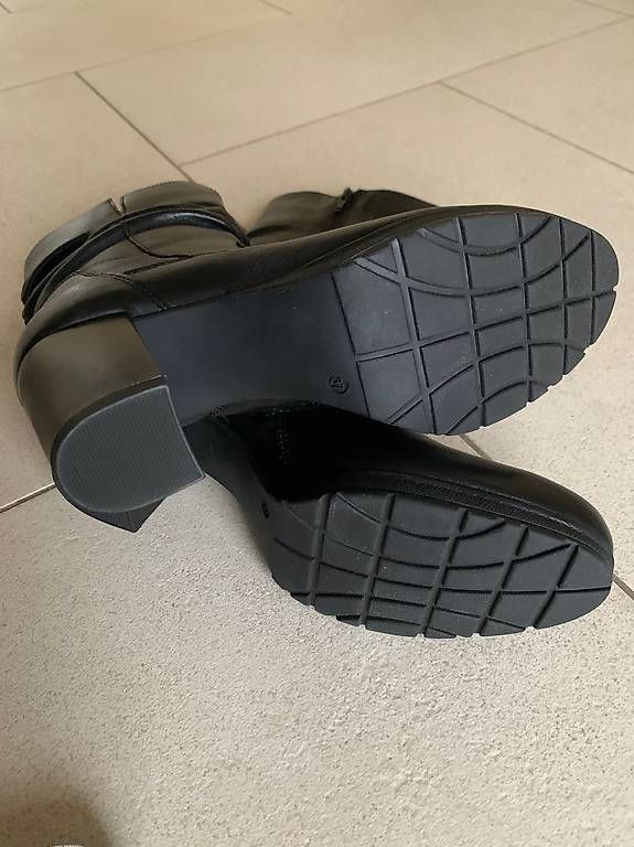 Scarpe da donna: Stivaletti cuoio nero 37 – Usato da Pambio-Noranco venduto da Derimey 3