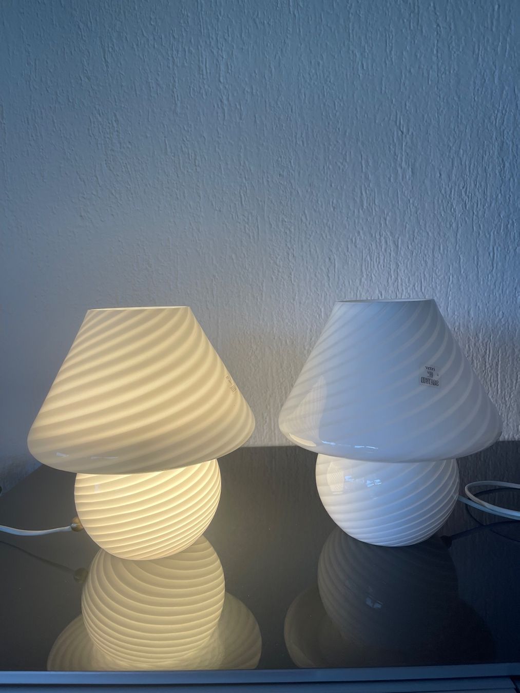 Murano Lampen: Zwei originale Murano Nachttischlampen mit Deckenlampe – Gebraucht aus Luzern von Brunella0