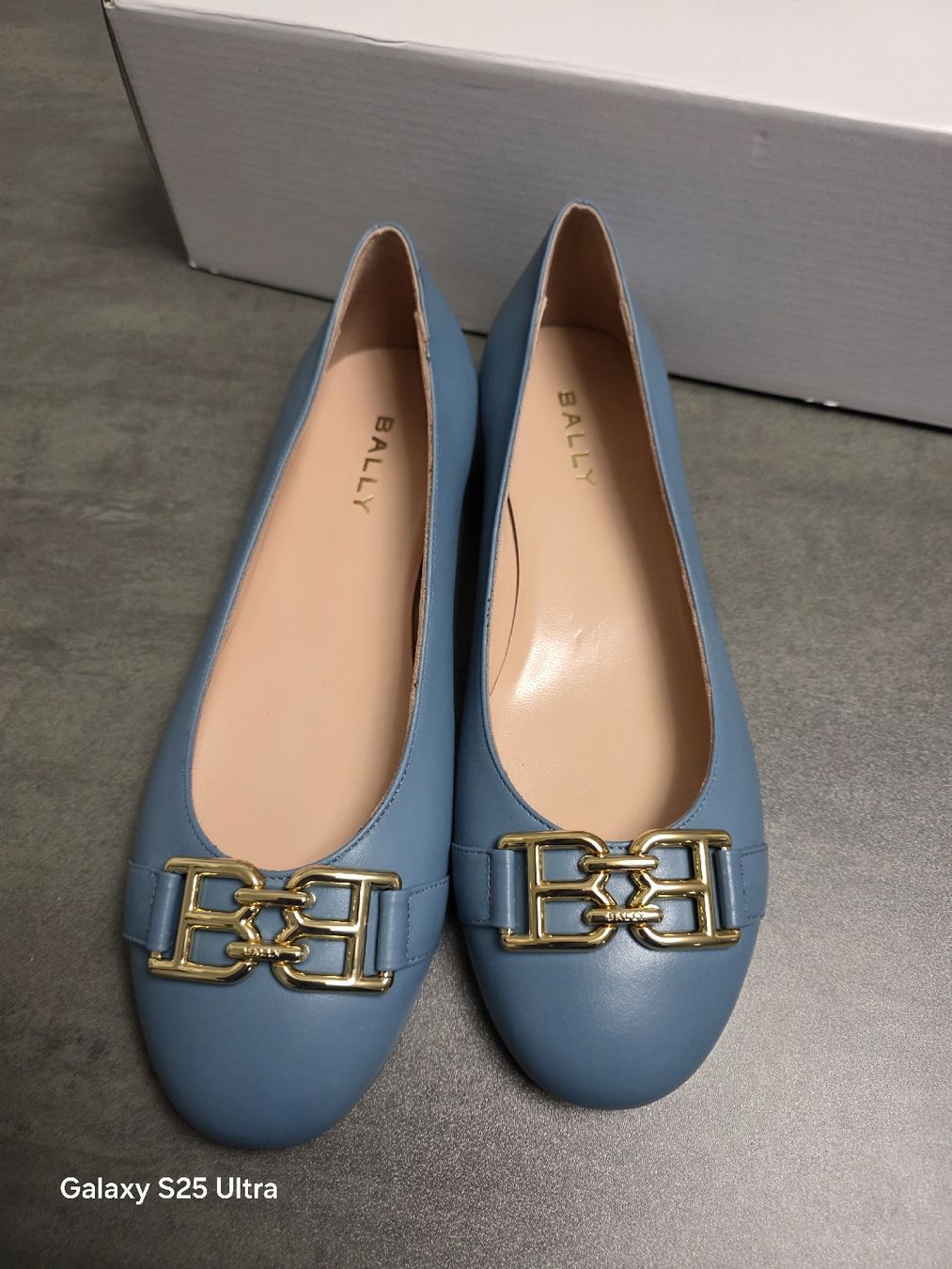Bally Scarpe da donna: Bally Ballerinas Gr. 37 Leder Hellblau. – Nuovo (secondo la descrizione) da Kölliken venduto da ann_vf62 1
