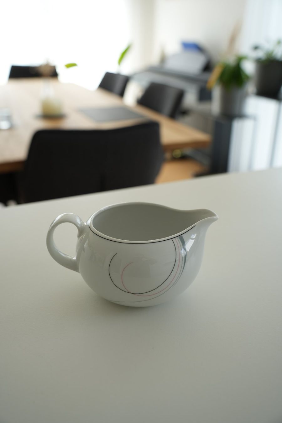 Caraffe: Elegante Milchkaraffe mit Dekor – Usato da Rickenbach b. Wil venduto da mfrei103