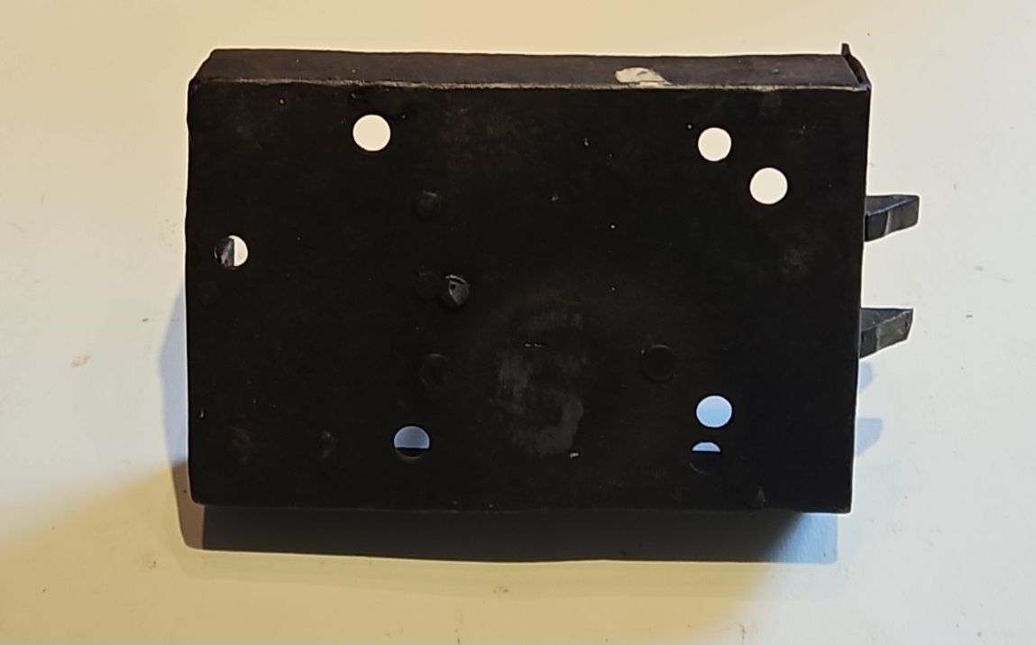 Ferramenta: beschläge – Usato da Elgg venduto da cuendetkunst