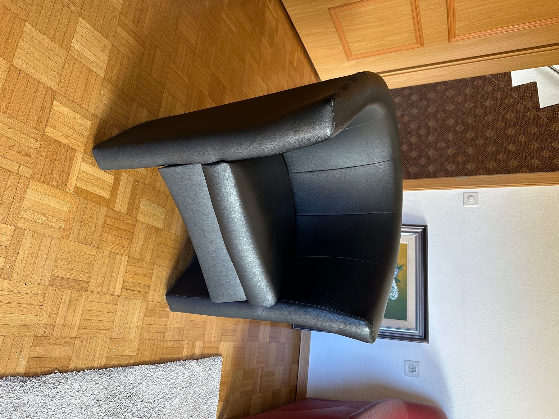 Poltrone: Schwarzer Sessel – Usato da Oberkulm venduto da kel_n9pz