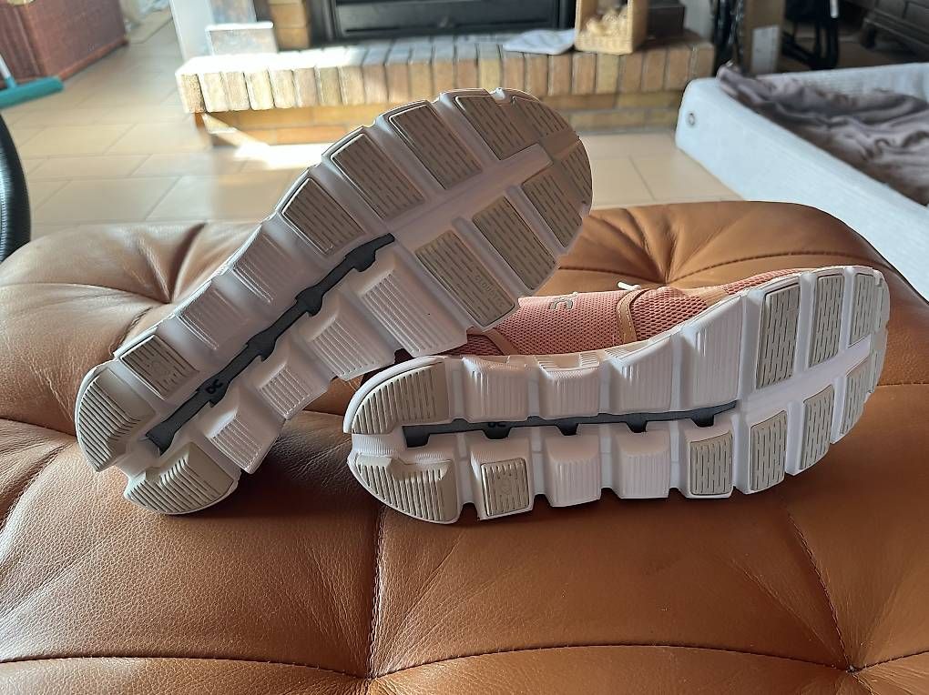 Chaussures femmes: On Cloud 5 – Neuf avec emballage d'origine à Epalinges par nanou75 2