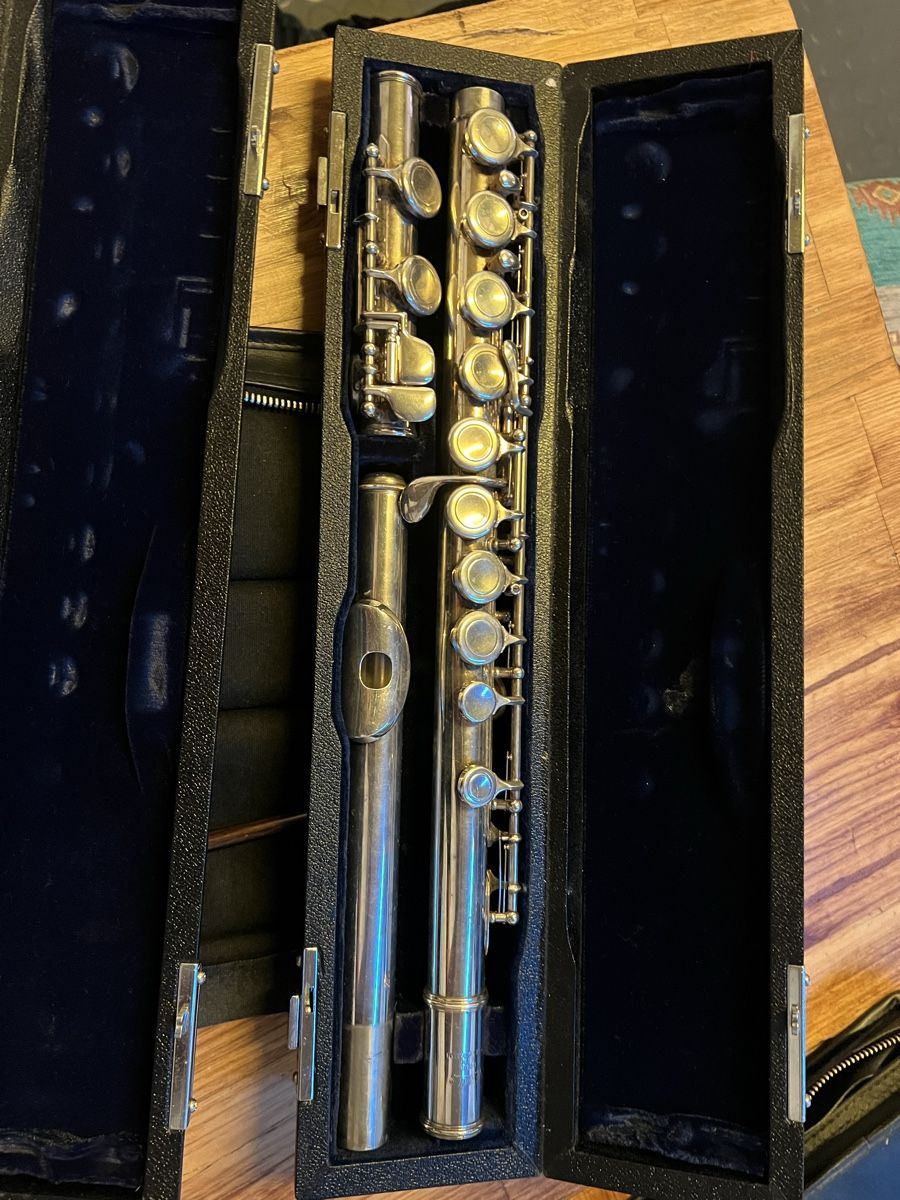 Instruments de musique: Querflöte, versilbert HERNALS MODEL S 110 mit Koffer – D'occasion à Nürensdorf par Altrisa 2