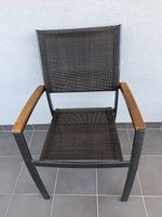 4 chaises de jardin et....