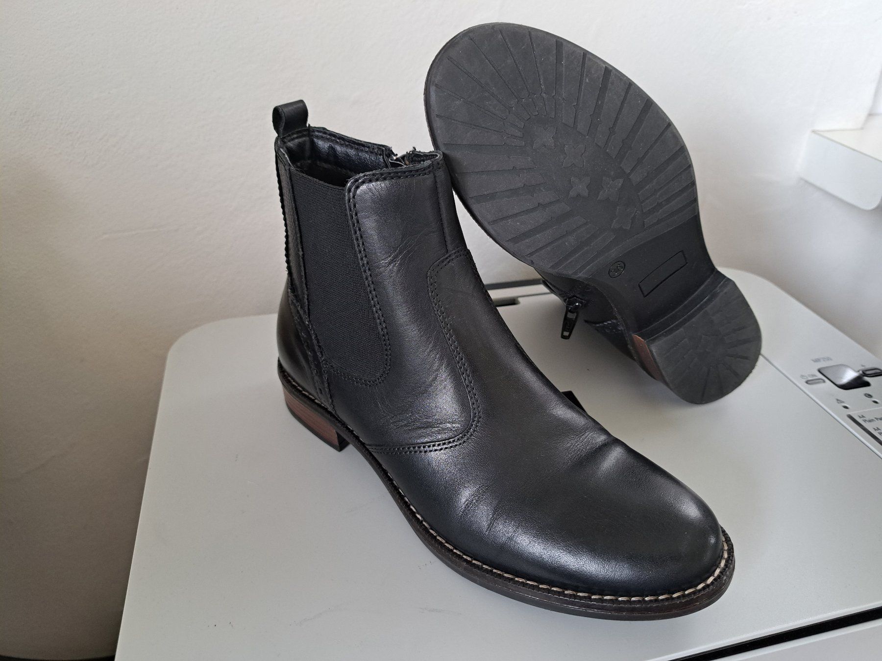 Damenschuhe: Damen Stiefeletten  Gr.36  Farbe schwarz – Gebraucht aus Madetswil von hitnu 1
