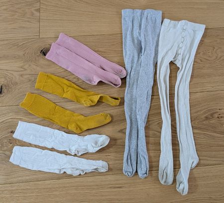 3 Socken + 2 Strumpfhose