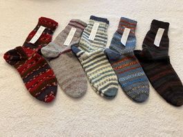 1 Paar neue handgestrickte Socken Nr. 40/41 zur Auswahl