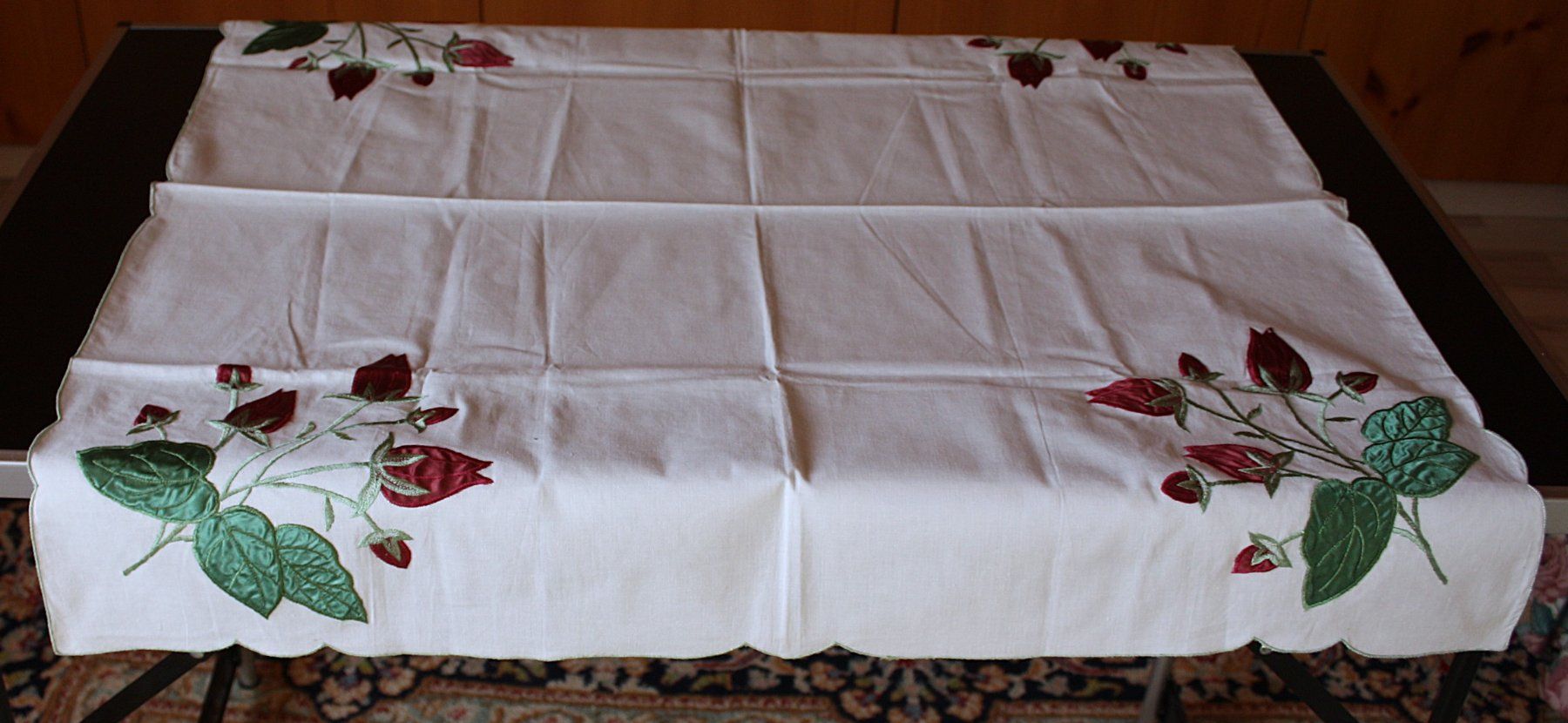 Biancheria da letto: Napperon Tischdecke weiss bunt (11) – Usato da Flüelen venduto da Diversicum-Vintage