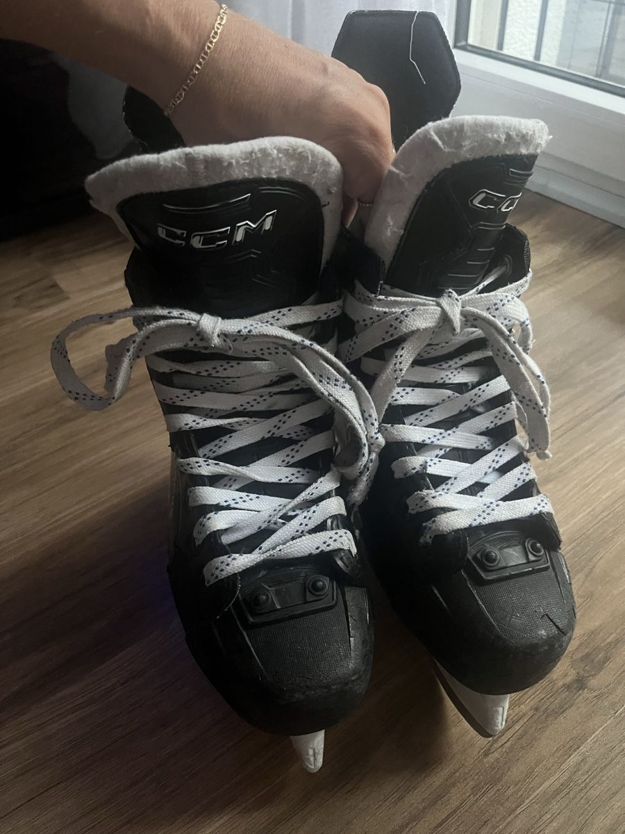 Ccm Pattini da ghiaccio: CCM Schlittschuhe Gr. 35 – Usato da Zug venduto da jla_h7zm 1