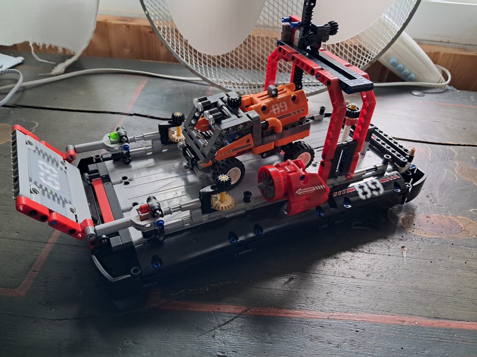 Technics Baukästen: 42076 LEGO Technic Luftkissenboot – Gebraucht aus Walzenhausen von AffHampi