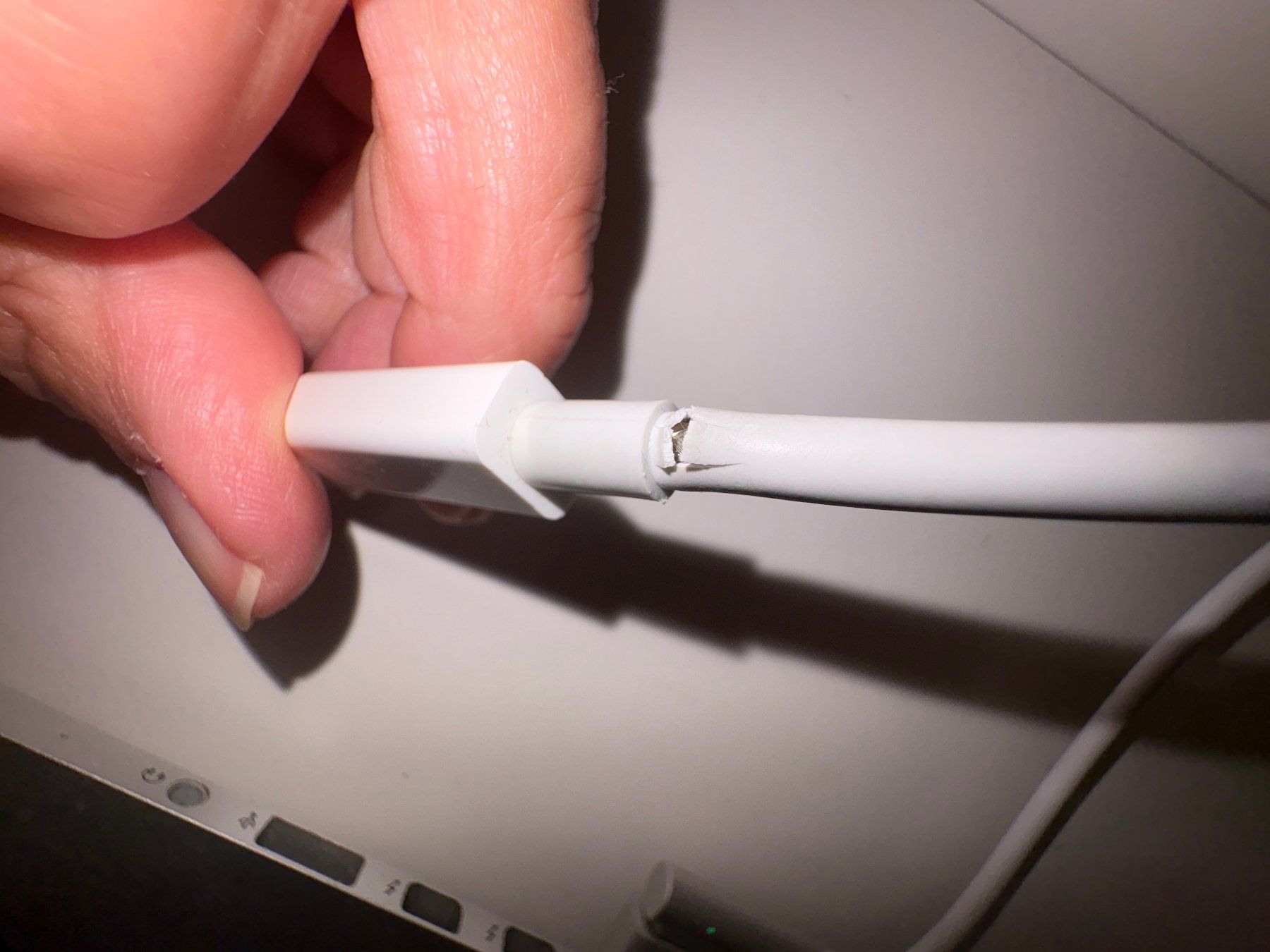 Monitor: Thunderbolt - Apple 27 Zoll Bildschirm – Usato da Basel venduto da giraffe028 3