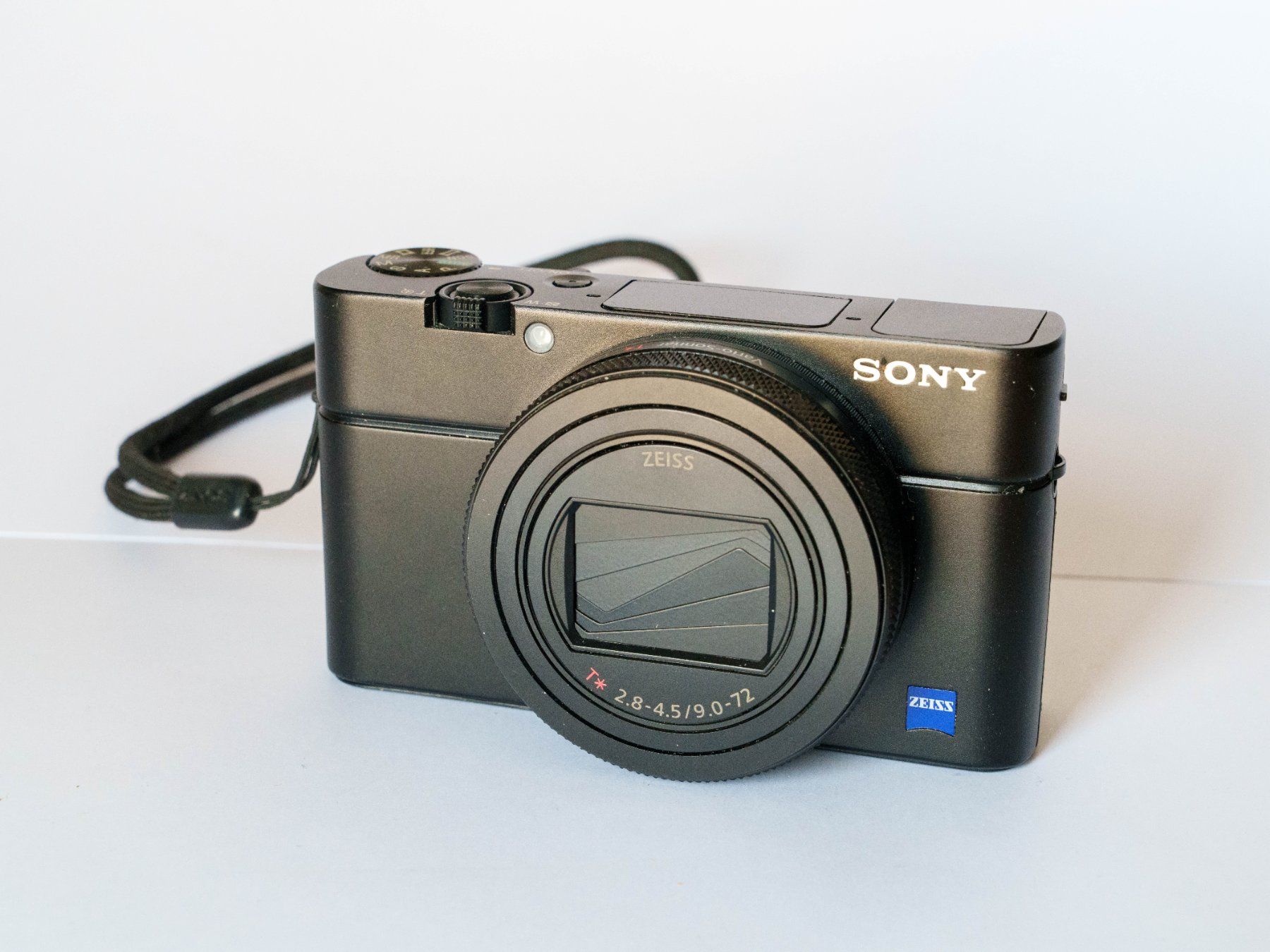 Sony Fotocamera: SONY RX100 VI (defekter Sucher) – Usato da Schaffhausen venduto da piqu