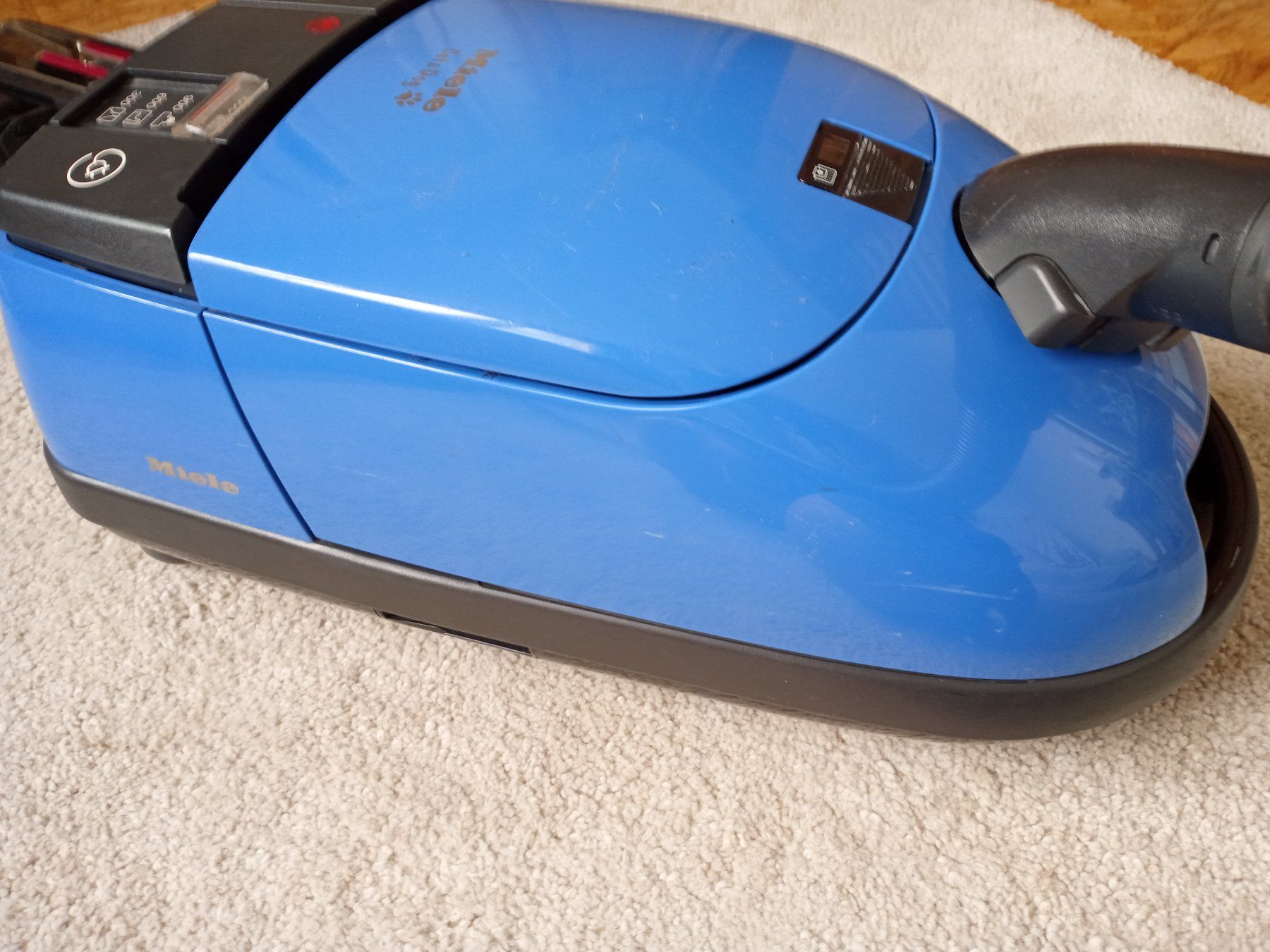 Miele Aspirapolveri & Accessori: Staubsauger Miele Cat&dog 1500w – Usato da Prez-vers-Siviriez venduto da Monija70 6