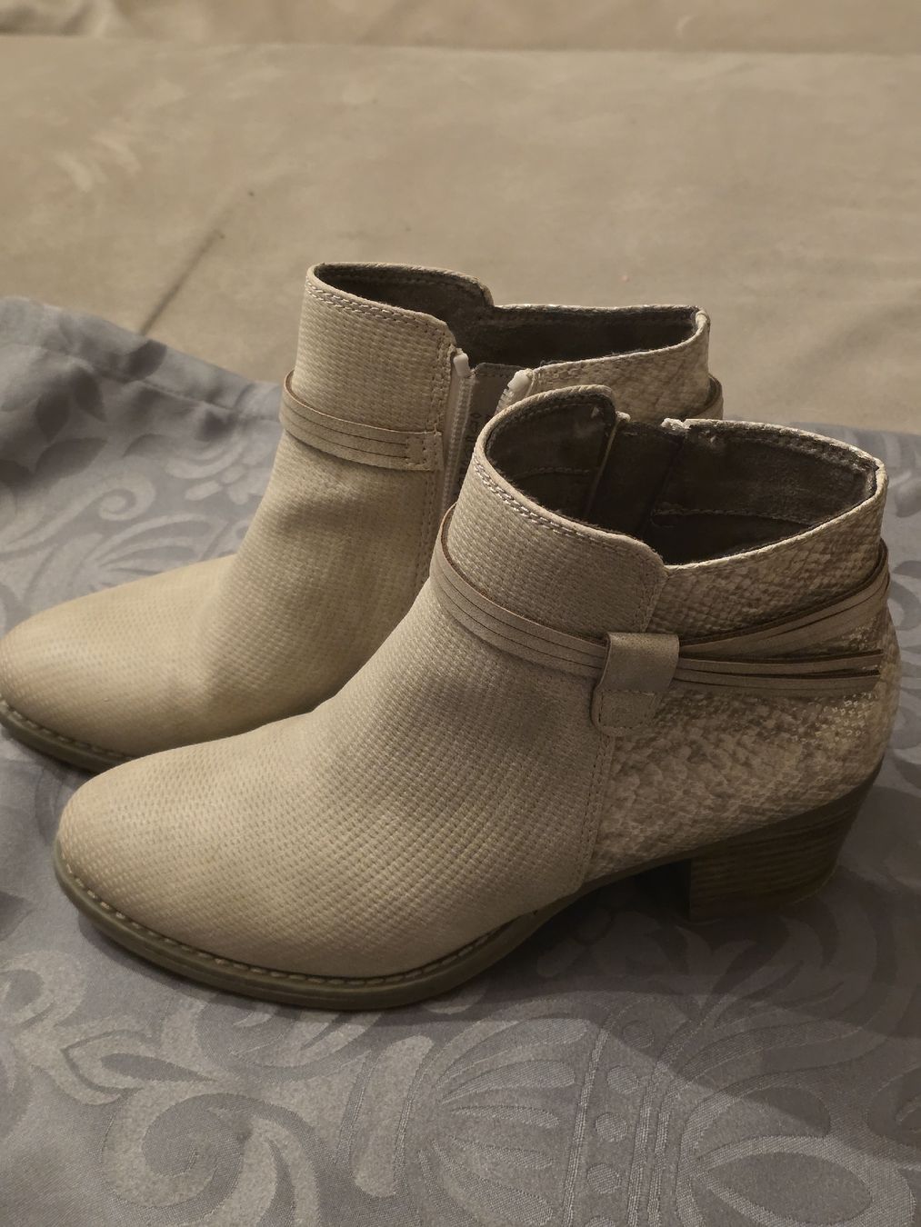 Bonita Scarpe da donna: Winter Stiefeletten, Beige, Schlangenmuster, Grösse 37 – Usato da Niedergösgen venduto da Bertiana