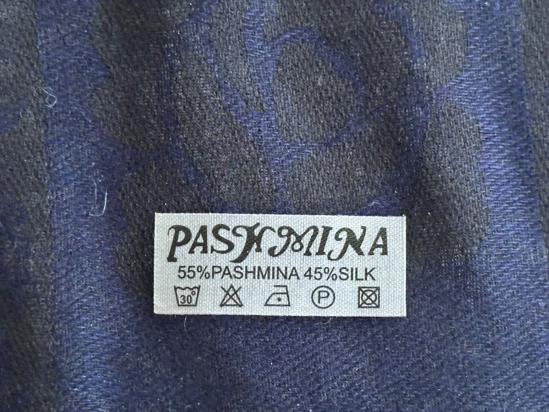 Foulards, Tücher & Schals: Schal, 55% Pashmina, 45% Seide mit Fransen – Gebraucht aus Bülach von Jubet 2