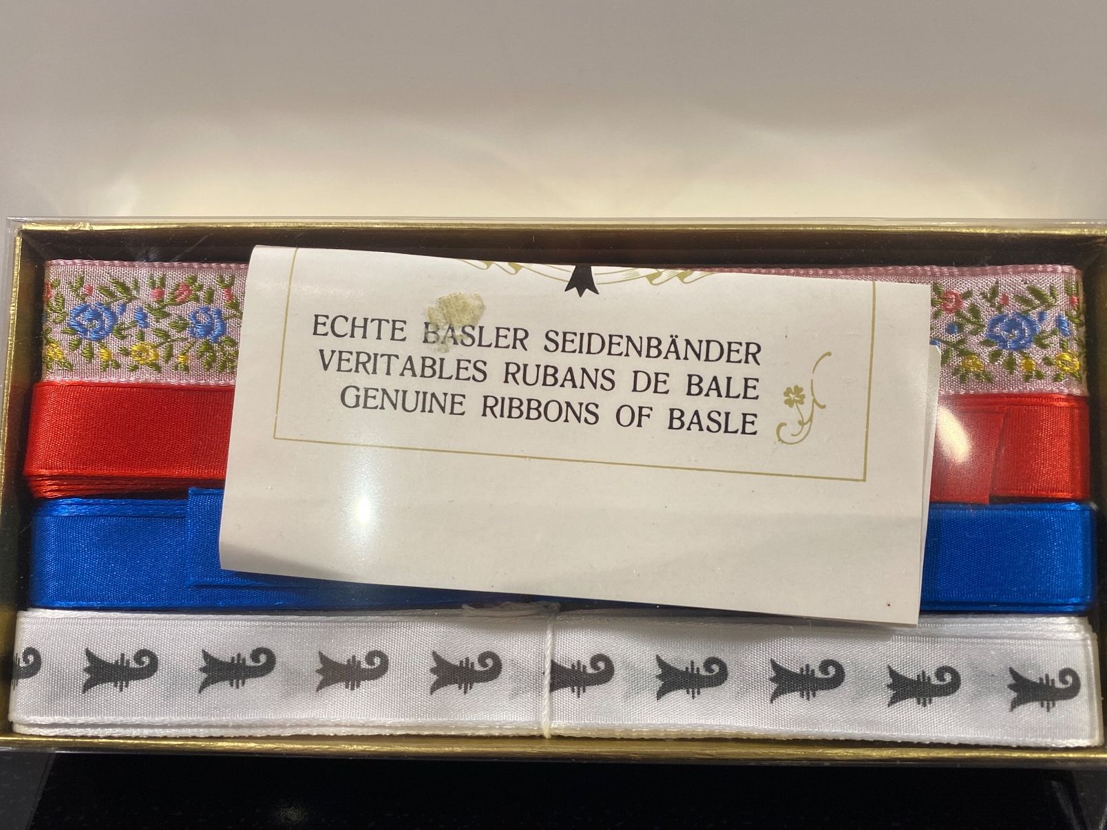 Rubans décoratifs: Echte Basler Seidenbänder-Set  Vintage & Originalverpackt – Neuf avec emballage d'origine à Illnau par Sniwi67