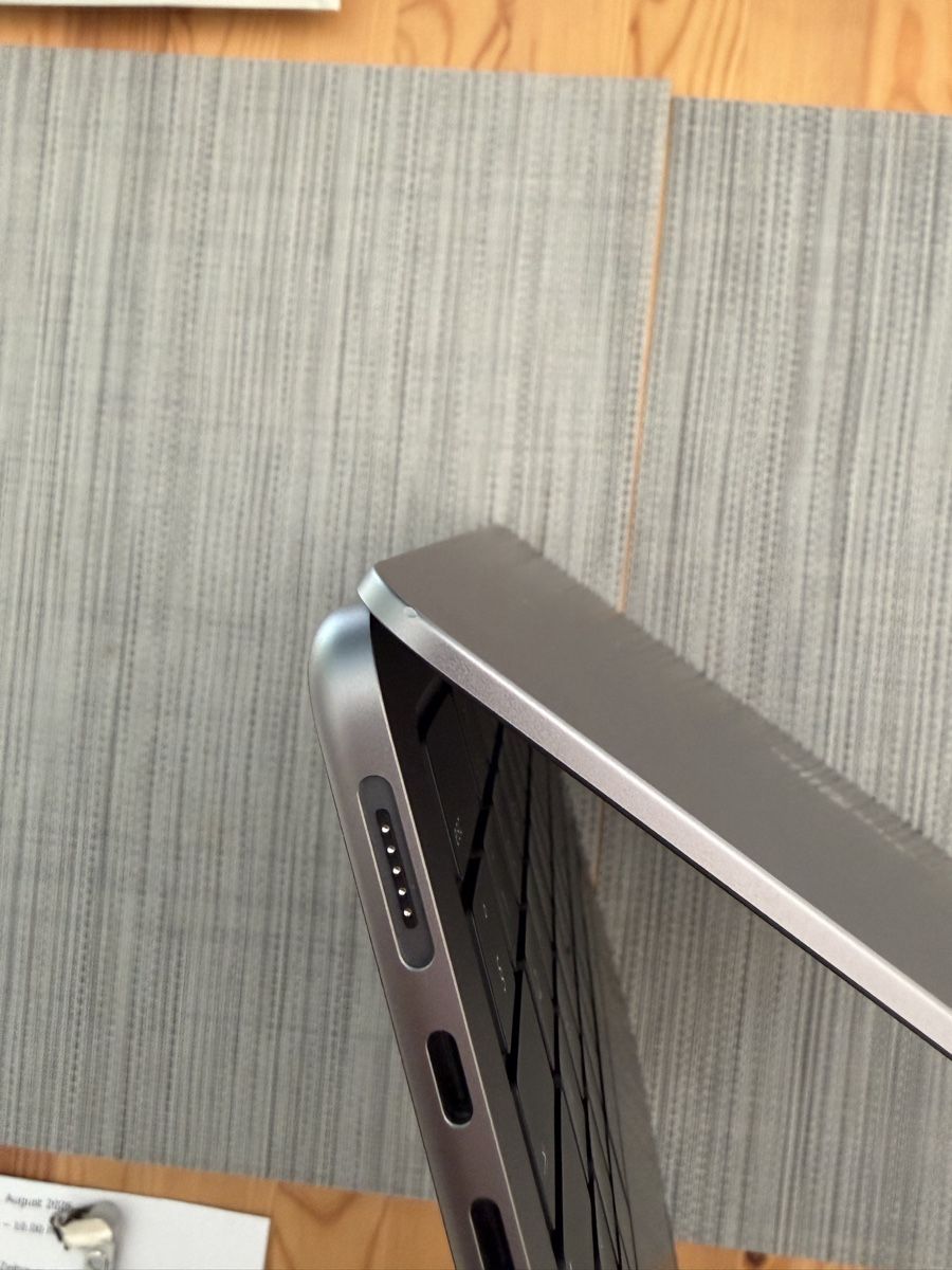 Apple Notebook: MacBook Air M3 10-Core GPU 24GB RAM 512GB Storage Space Grey – Nuovo (secondo la descrizione) da Basel venduto da Mr.Krabs1990 5