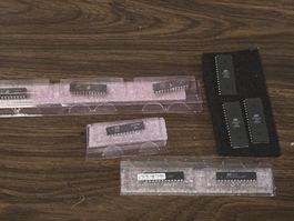 Konvolut div. ATMEL ICs, EPROMs, RAMs, TTL, CMOS
