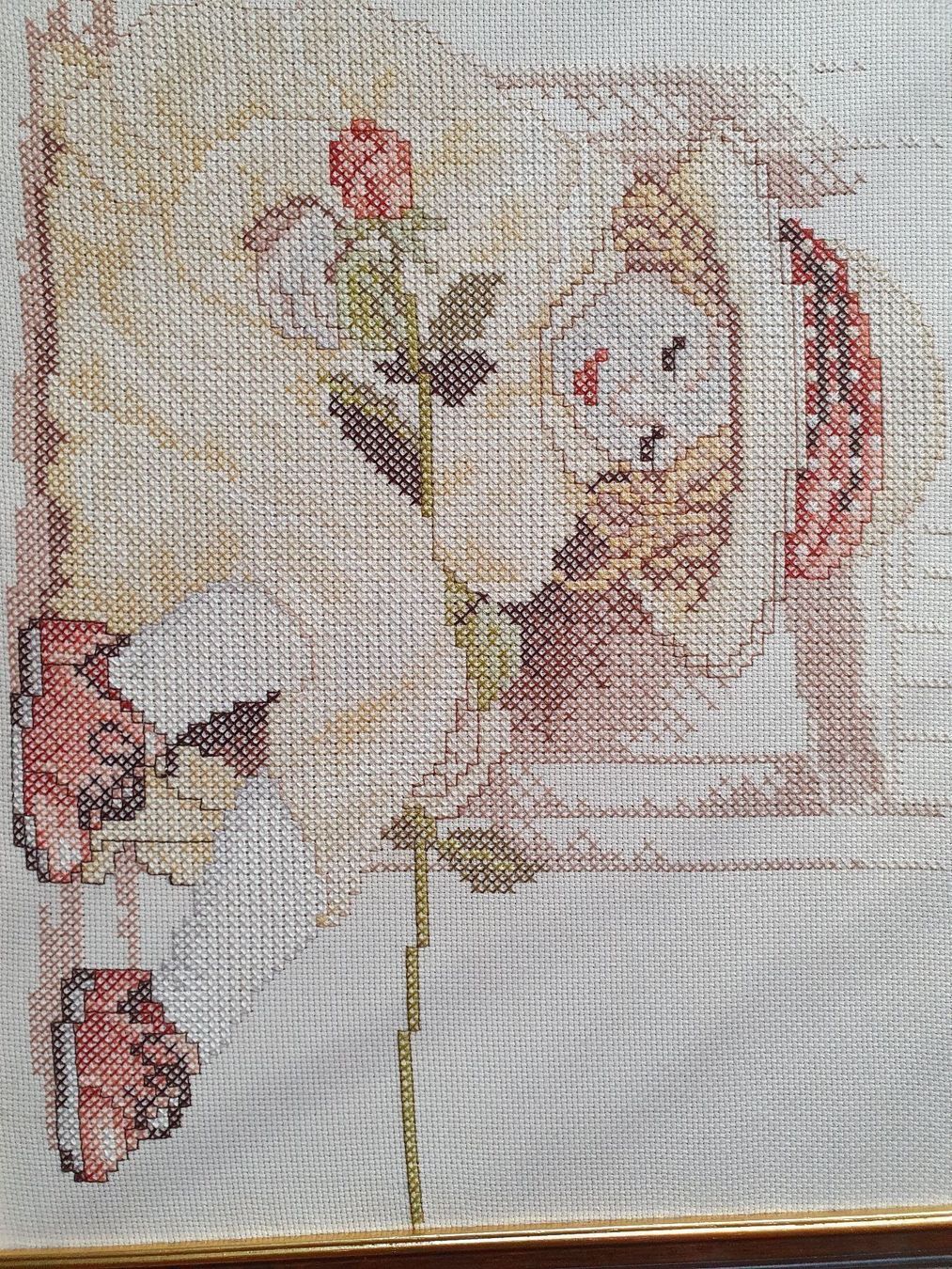 Rollen & Spulen: Mädchen mit Rose sitzend /handgestickt – Neu (gemäss Beschreibung) aus Ferden von jemyce 1