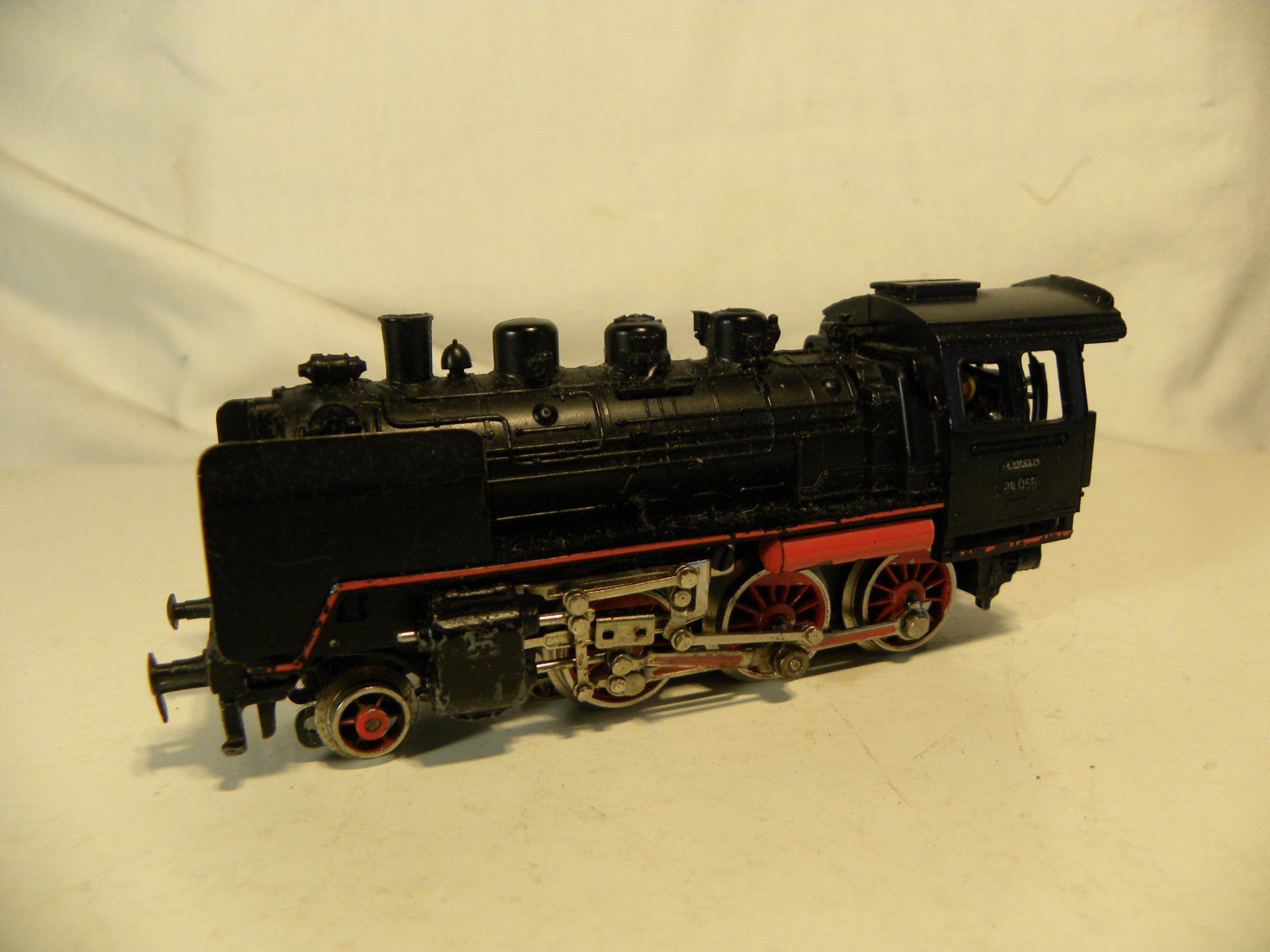 Märklin Modellini di ferrovie: Märklin H0 Dampflok BR 24 058 – Usato da Reinach venduto da Cargill 2
