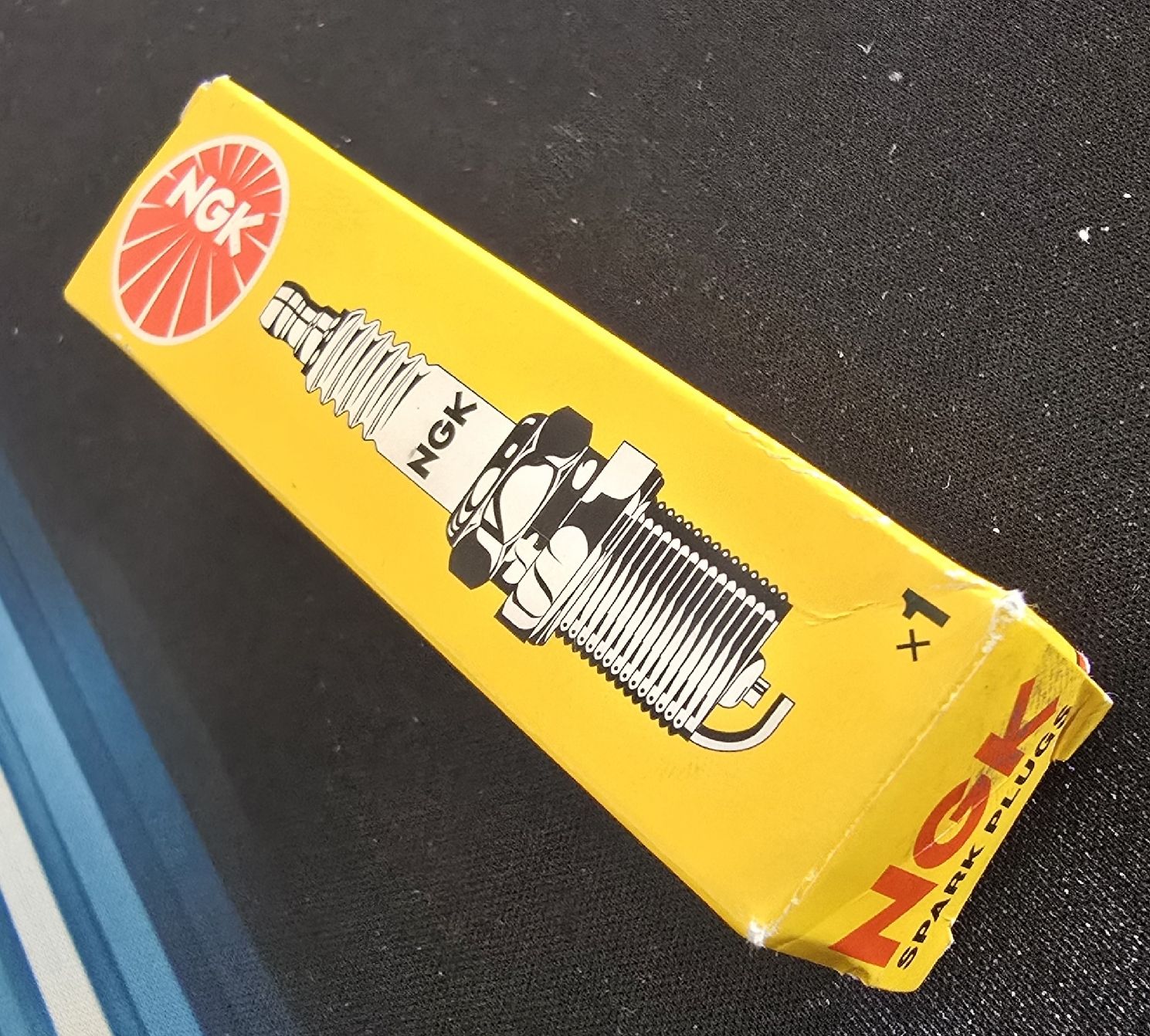Mofa-Ersatzteile: NGK Zündkerze CR9EK – neu – Neu und originalverpackt aus Wangs von Restposten.Garage 2