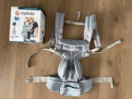 Ergobaby Babytrage Omni 360 hellblau neuwertig